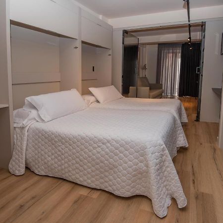 Apartamentos Puerta De 利亚内斯 外观 照片