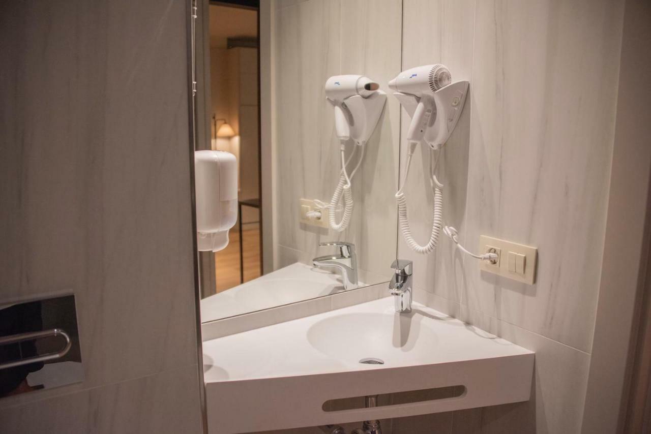 Apartamentos Puerta De 利亚内斯 外观 照片