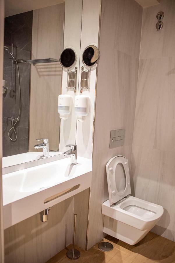 Apartamentos Puerta De 利亚内斯 外观 照片