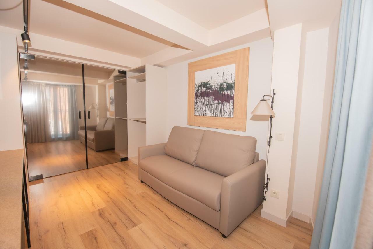 Apartamentos Puerta De 利亚内斯 外观 照片