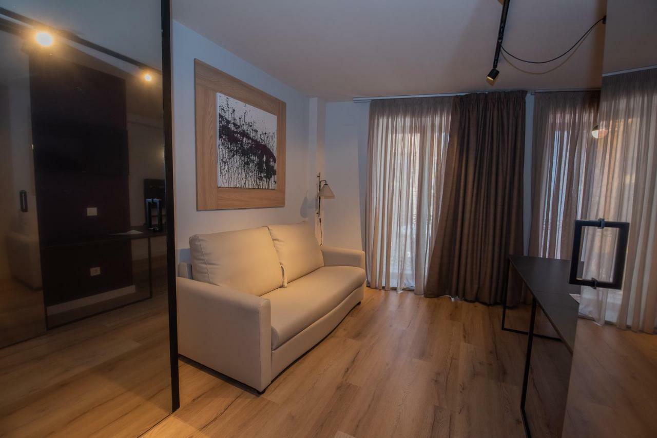 Apartamentos Puerta De 利亚内斯 外观 照片