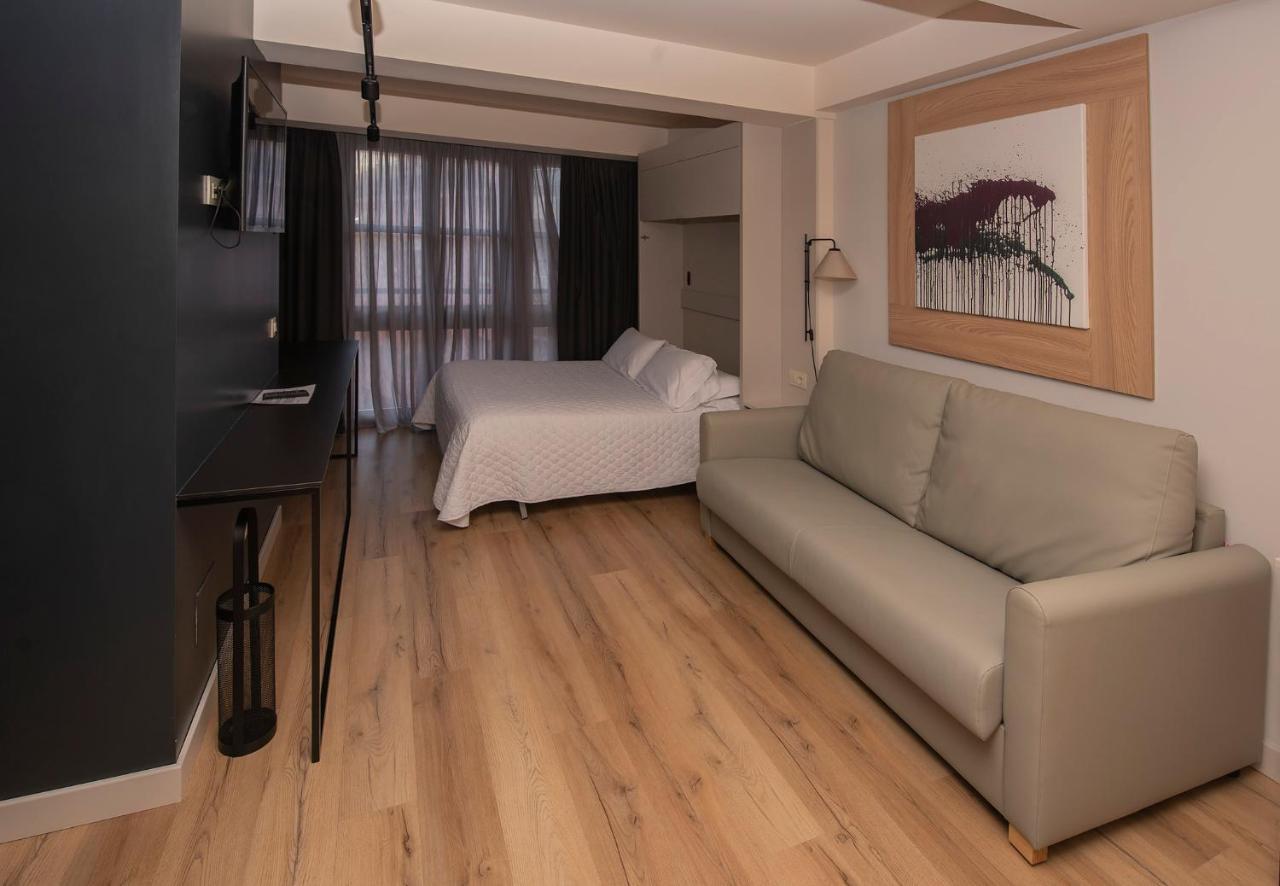 Apartamentos Puerta De 利亚内斯 外观 照片